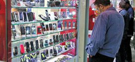 واردات گوشی تلفن همراه ۳ برابر شده است/کمبودی در بازار وجود ندارد